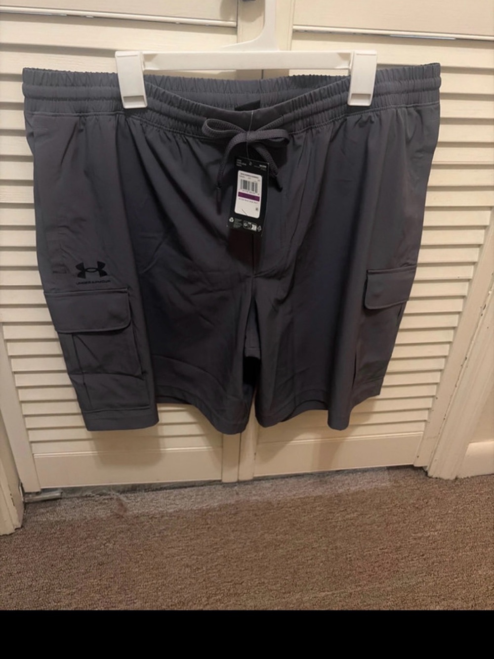 Under Armour Men’s Charcoal Cargo Shorts
